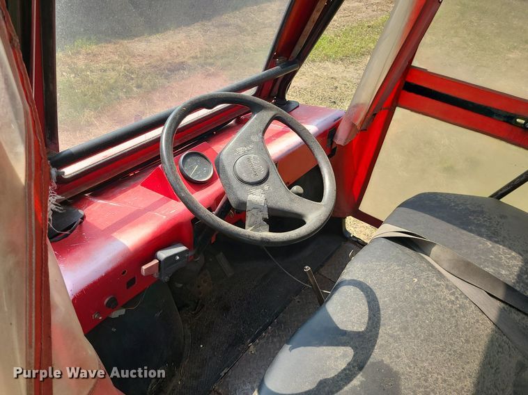 image for item LE9251 1988 Kawasaki Mule  utility vehicle