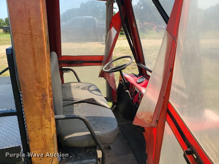 image for item LE9251 1988 Kawasaki Mule  utility vehicle