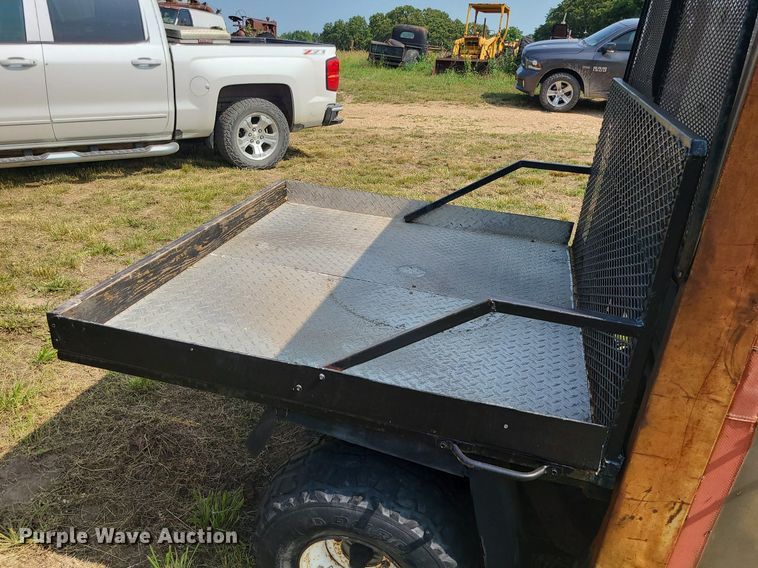 image for item LE9251 1988 Kawasaki Mule  utility vehicle