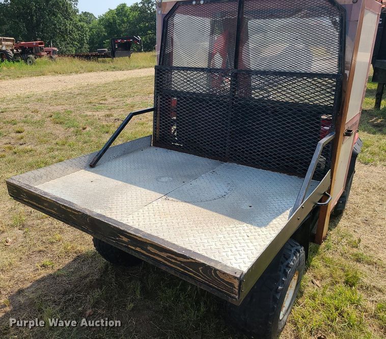image for item LE9251 1988 Kawasaki Mule  utility vehicle