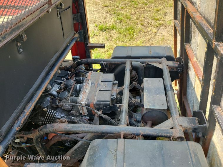 image for item LE9251 1988 Kawasaki Mule  utility vehicle