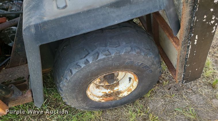 image for item LE9251 1988 Kawasaki Mule  utility vehicle