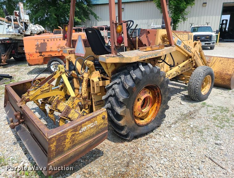 image for item LE9265 1985 Case 480LL  landscape tractor