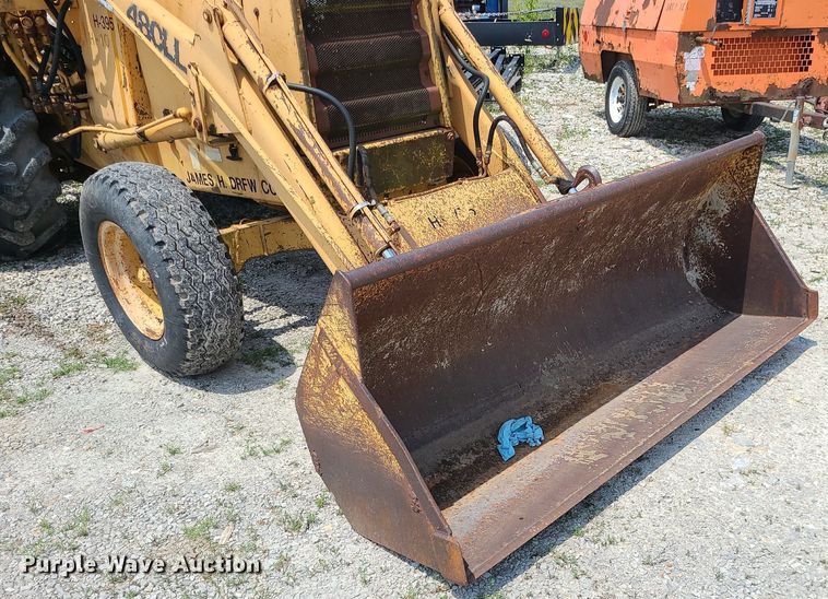 image for item LE9265 1985 Case 480LL  landscape tractor