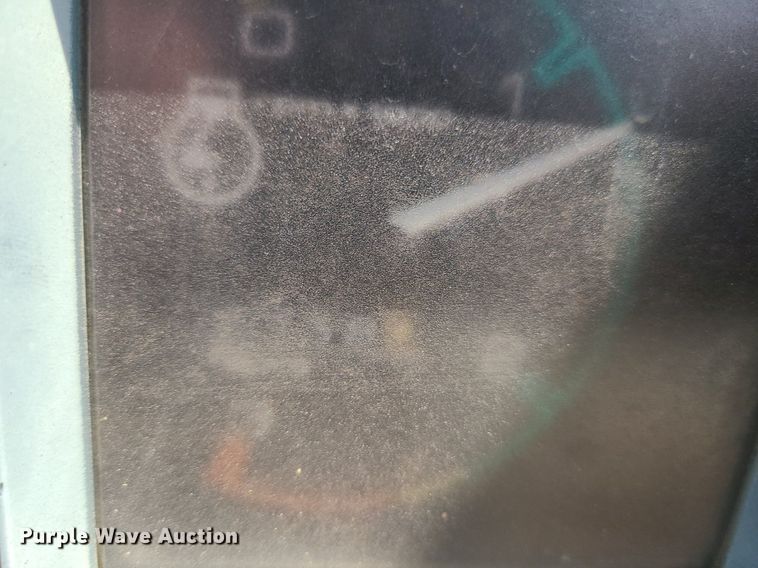 image for item LE9265 1985 Case 480LL  landscape tractor