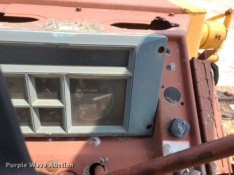 image for item LE9265 1985 Case 480LL  landscape tractor