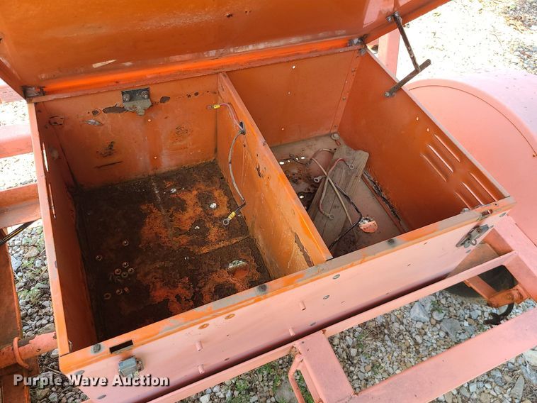 image for item LE9267 (2) Wanco arrow board trailers