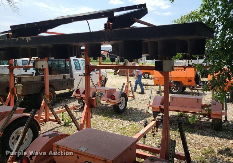 image for item LE9267 (2) Wanco arrow board trailers