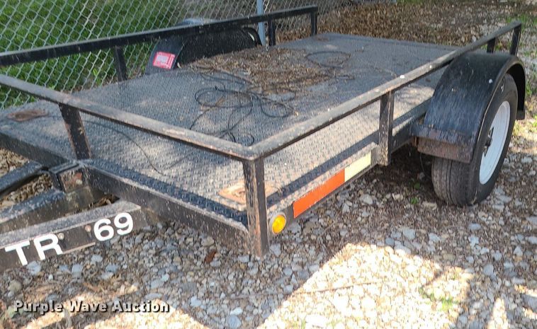 image for item LE9268 2004 Shop built  utility trailer