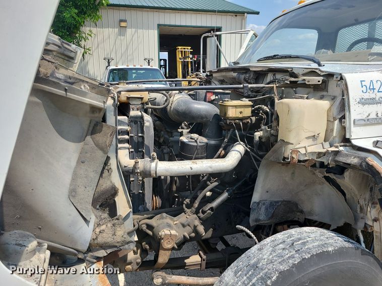 image for item LE9270 1992 Ford F700  pressure digger truck