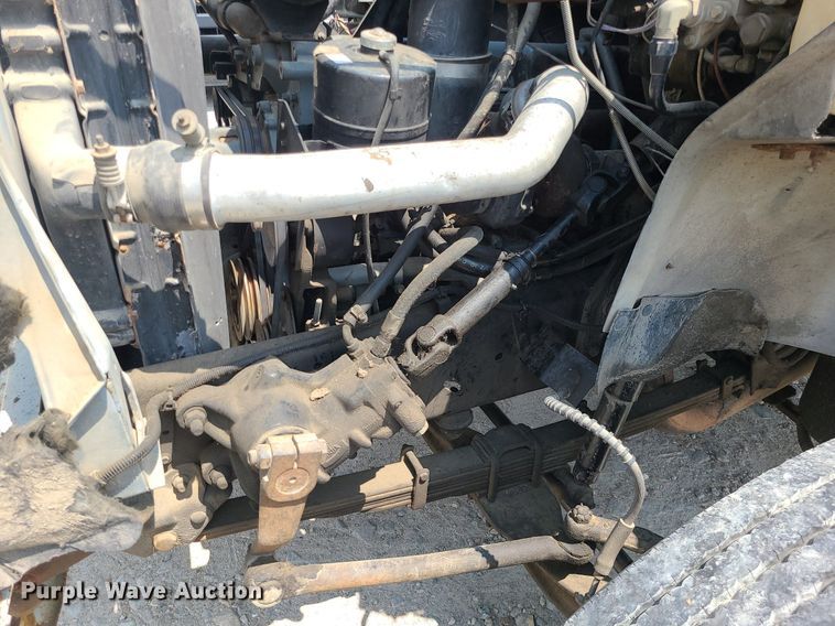 image for item LE9270 1992 Ford F700  pressure digger truck