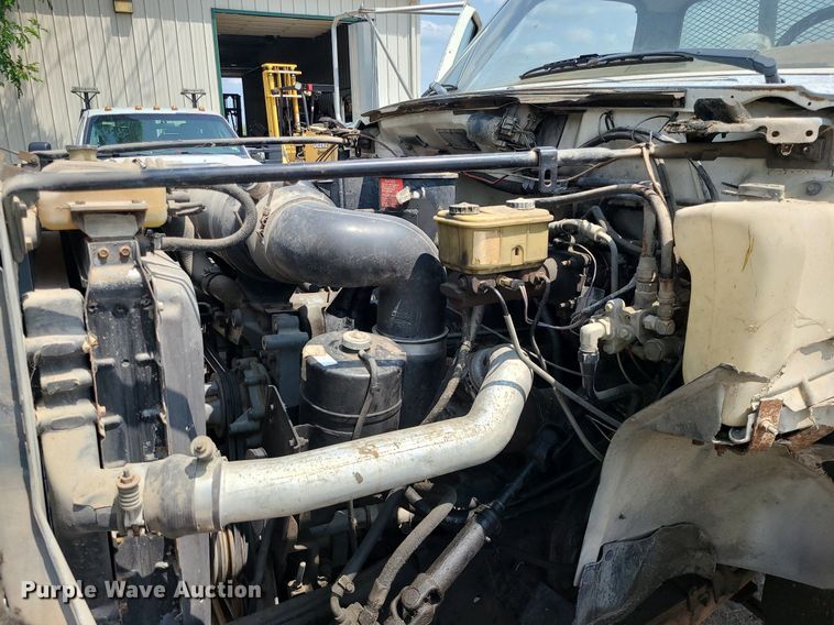 image for item LE9270 1992 Ford F700  pressure digger truck