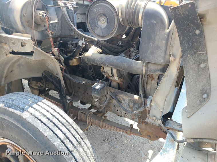 image for item LE9270 1992 Ford F700  pressure digger truck