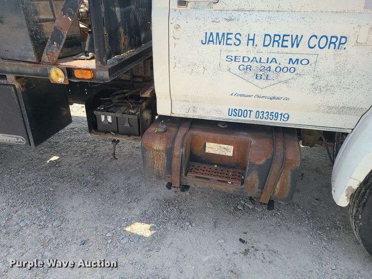 image for item LE9270 1992 Ford F700  pressure digger truck