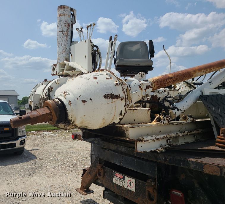 image for item LE9270 1992 Ford F700  pressure digger truck