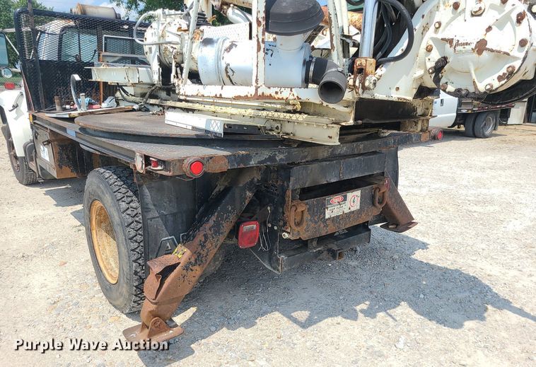 image for item LE9270 1992 Ford F700  pressure digger truck