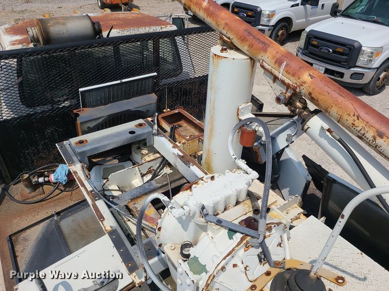 image for item LE9270 1992 Ford F700  pressure digger truck