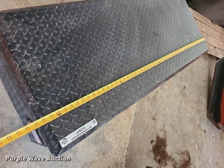 image for item LE9274 RDS  auxiliary fuel tank/toolbox