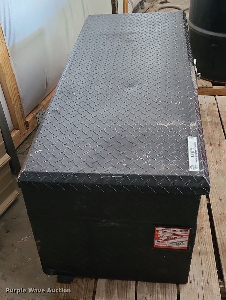 image for item LE9275 RDS  auxiliary fuel tank/toolbox