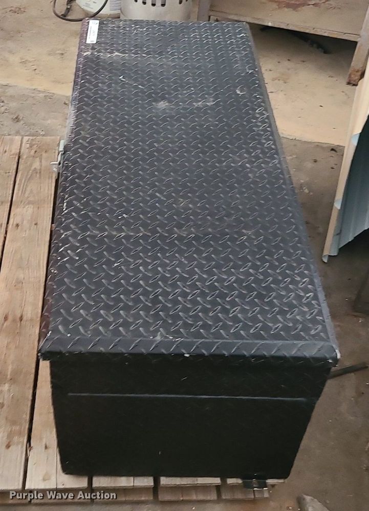 image for item LE9275 RDS  auxiliary fuel tank/toolbox