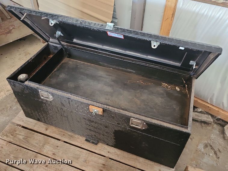 image for item LE9275 RDS  auxiliary fuel tank/toolbox