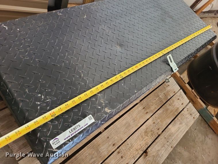 image for item LE9275 RDS  auxiliary fuel tank/toolbox