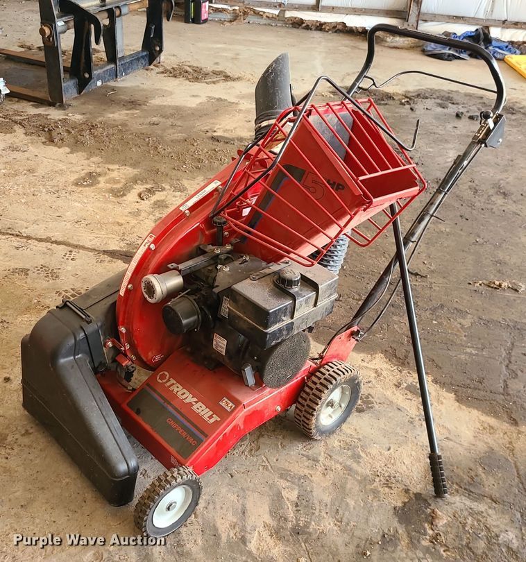 image for item LE9280 Troy-Bilt  chipper/vacuum