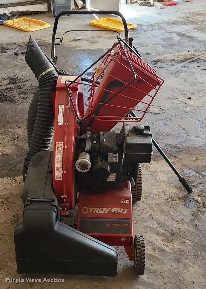 image for item LE9280 Troy-Bilt  chipper/vacuum