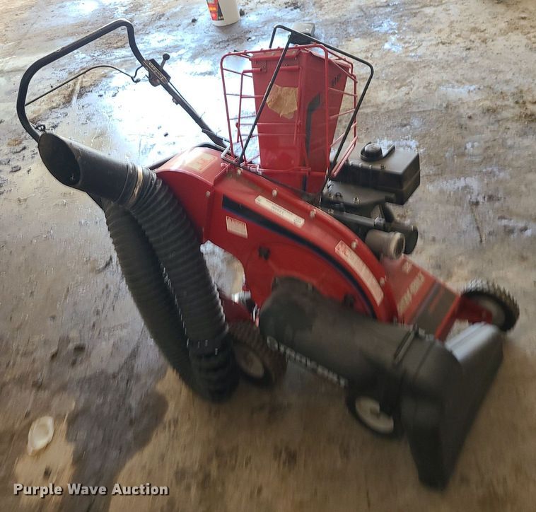 image for item LE9280 Troy-Bilt  chipper/vacuum