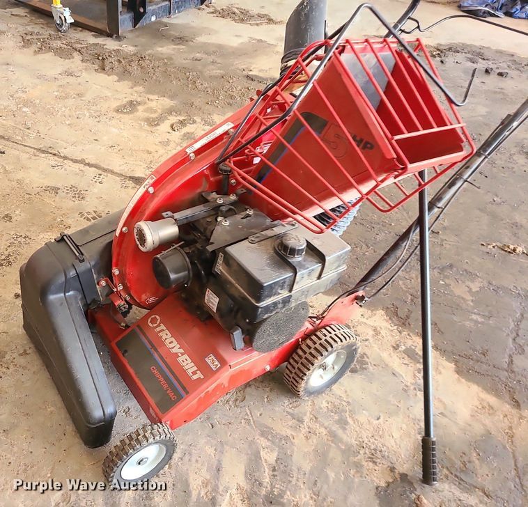 image for item LE9280 Troy-Bilt  chipper/vacuum