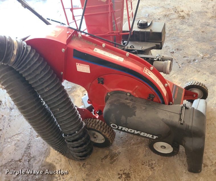 image for item LE9280 Troy-Bilt  chipper/vacuum