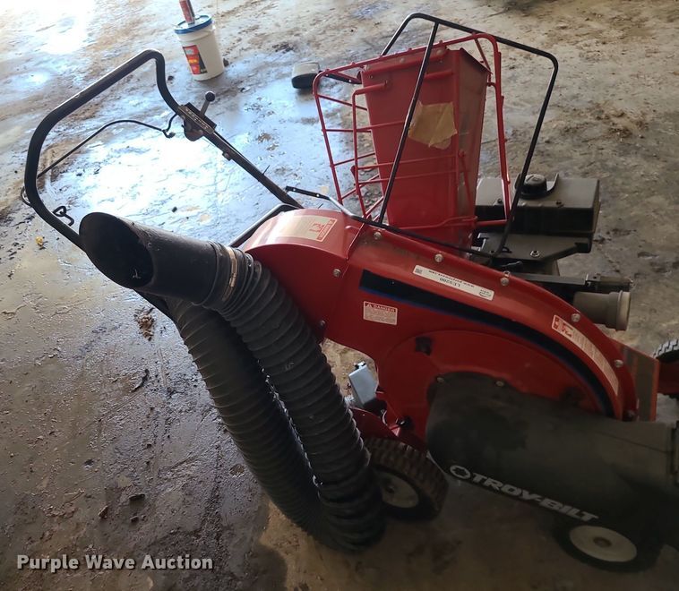 image for item LE9280 Troy-Bilt  chipper/vacuum