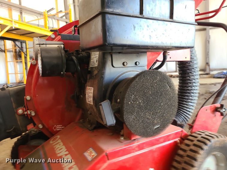 image for item LE9280 Troy-Bilt  chipper/vacuum