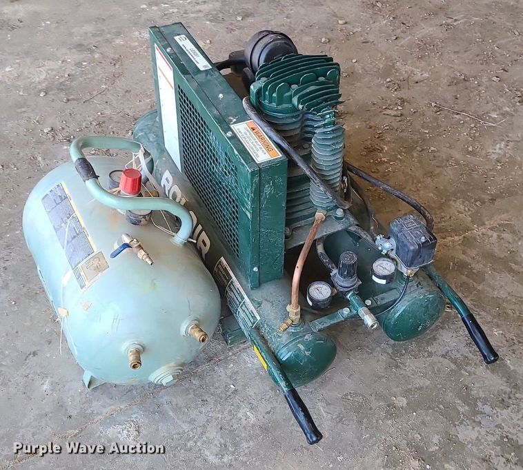 image for item LE9281 Rolair  air compressor