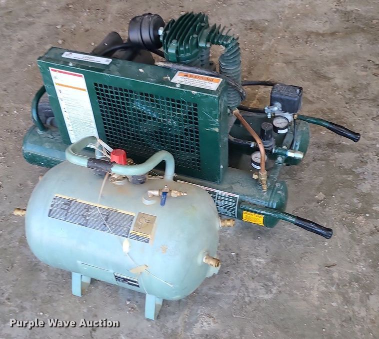 image for item LE9281 Rolair  air compressor