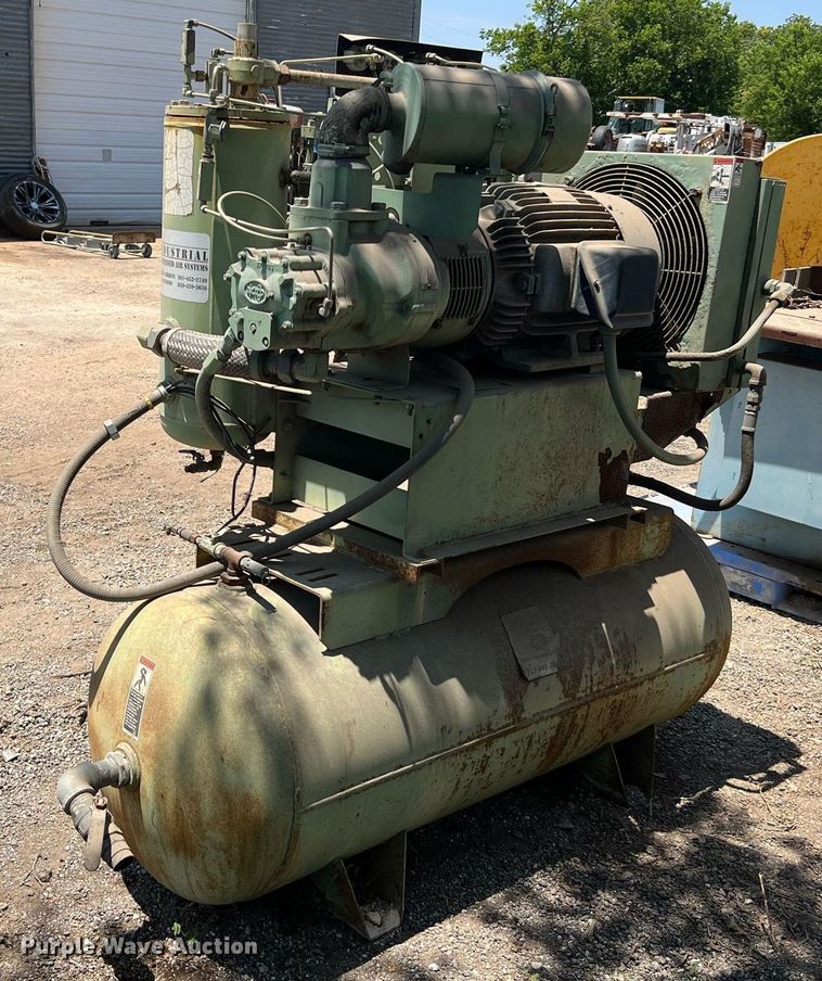 image for item LF9283 Sullair  air compressor