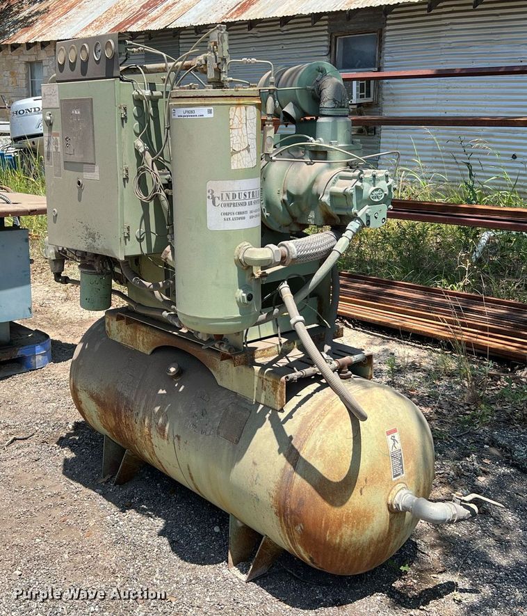 image for item LF9283 Sullair  air compressor