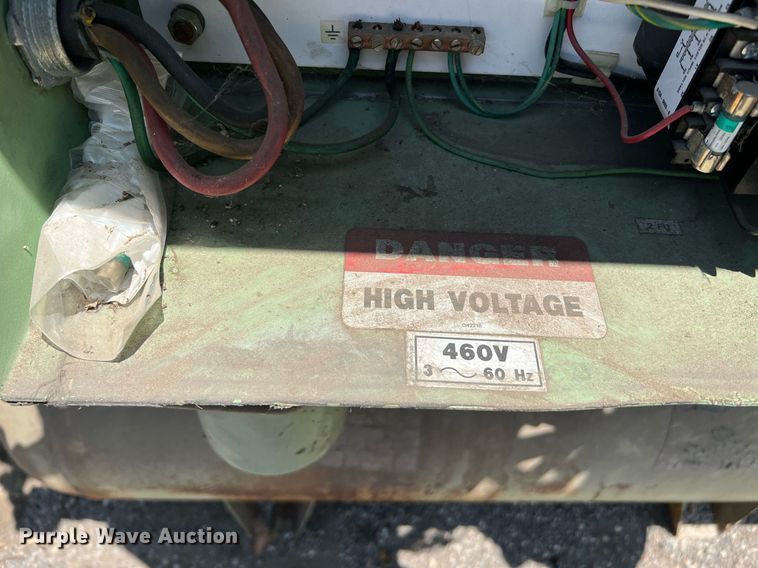 image for item LF9283 Sullair  air compressor