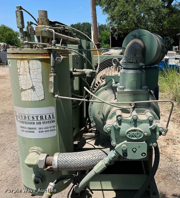 image for item LF9283 Sullair  air compressor