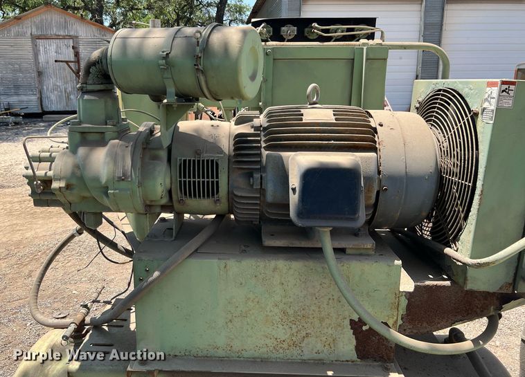 image for item LF9283 Sullair  air compressor