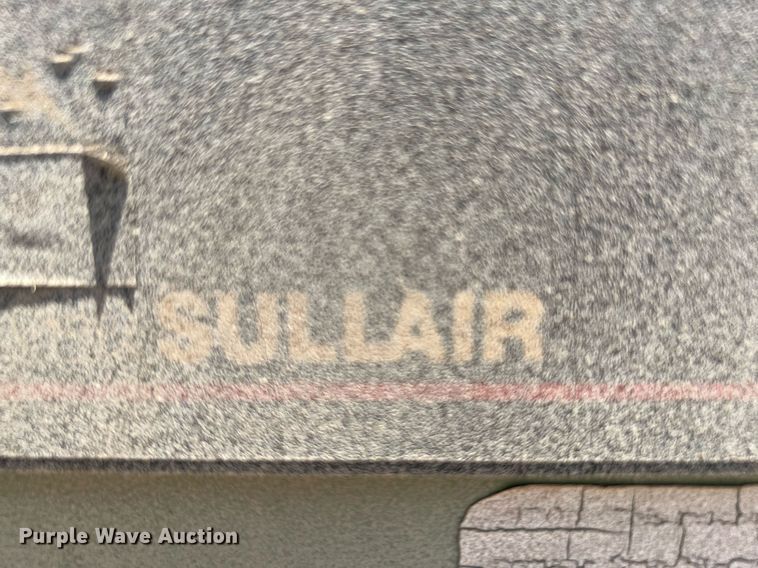 image for item LF9283 Sullair  air compressor