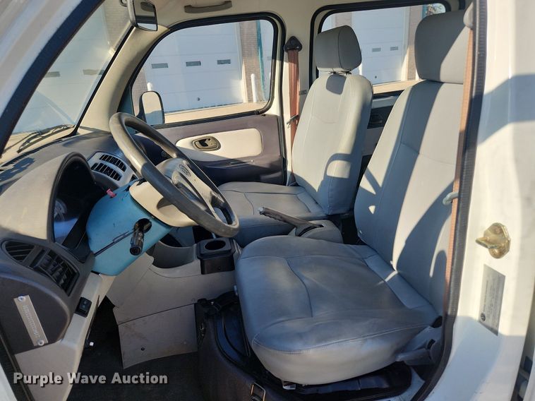 image for item LJ9041 2014 Vantage EV1000  mini truck