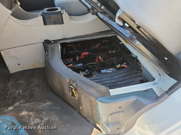 image for item LJ9041 2014 Vantage EV1000  mini truck