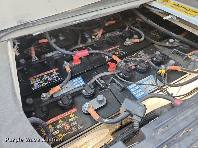 image for item LJ9041 2014 Vantage EV1000  mini truck