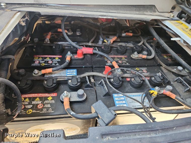 image for item LJ9041 2014 Vantage EV1000  mini truck