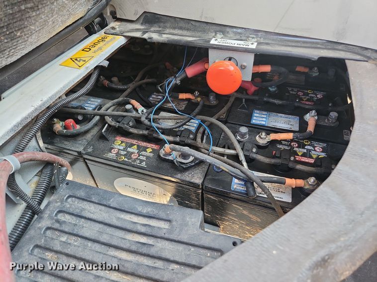 image for item LJ9041 2014 Vantage EV1000  mini truck