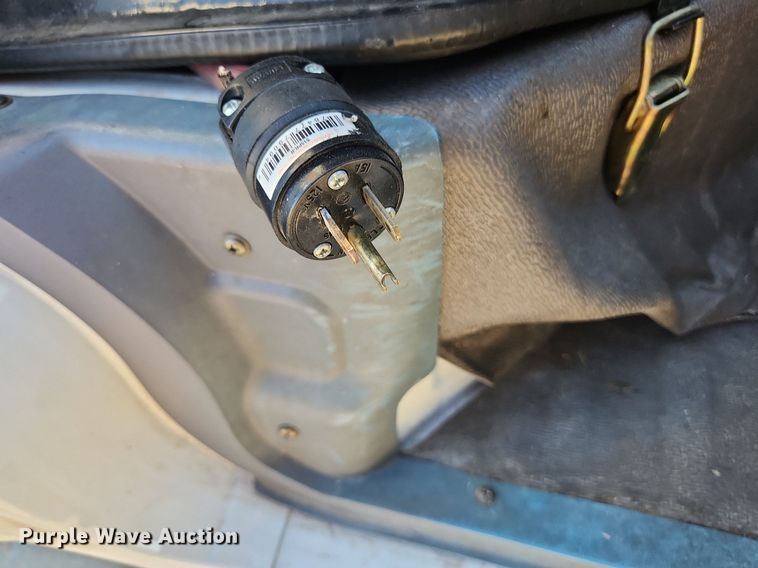 image for item LJ9041 2014 Vantage EV1000  mini truck