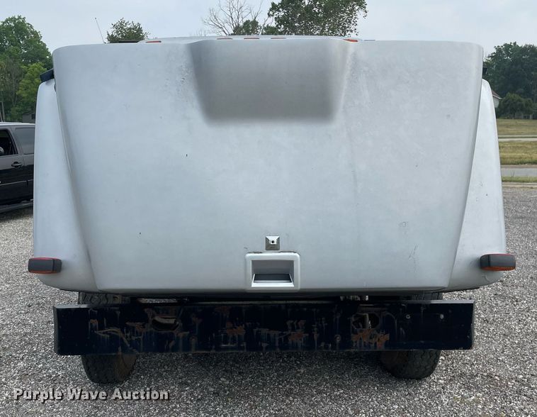 image for item LJ9761 1984 International 1654  flatbed truck