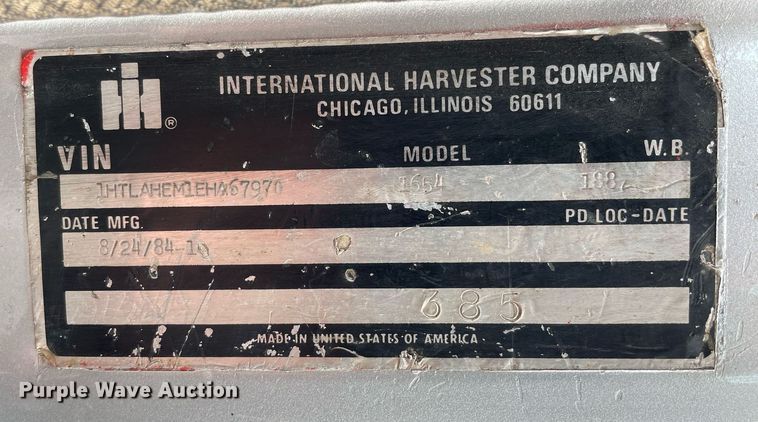 image for item LJ9761 1984 International 1654  flatbed truck