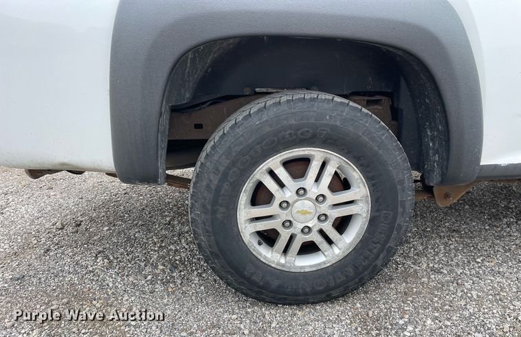 image for item LJ9763 2010 Chevrolet Colorado  Ext. Cab pickup truck